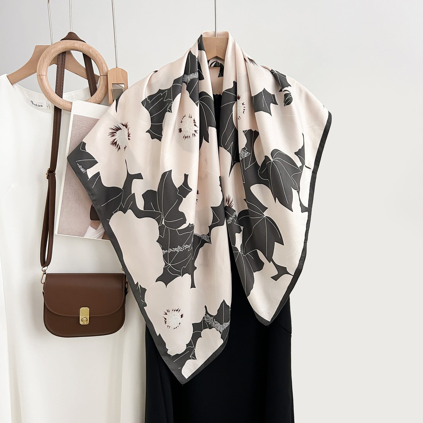 Design Floral Printed Square Scarf Women's Artistic Style Retro